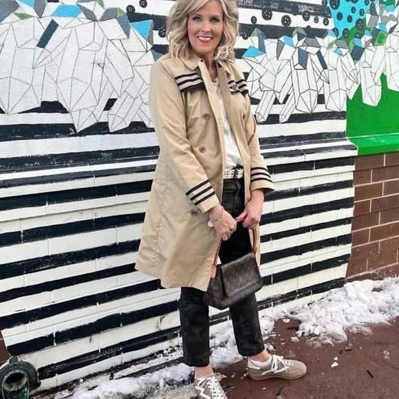 Cabi Runway Trench Coat - Picture 4 of 12